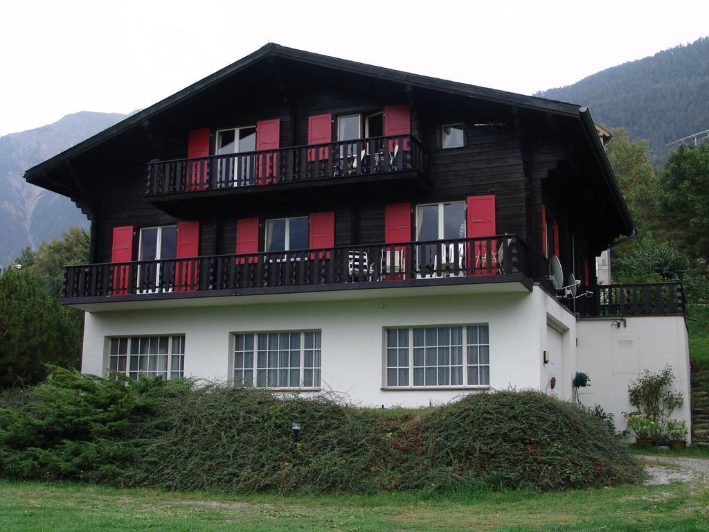 Chalet Esher Surrey Ried-Brig Экстерьер фото